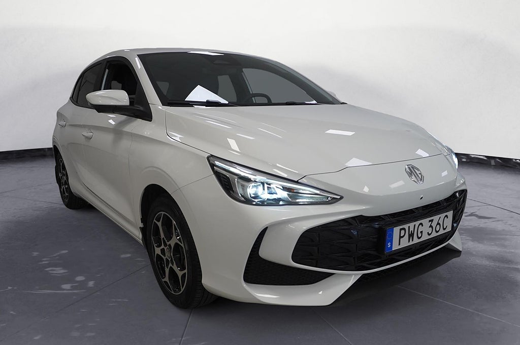 MG 3 Luxury HEV 1.5 Black 194 hk