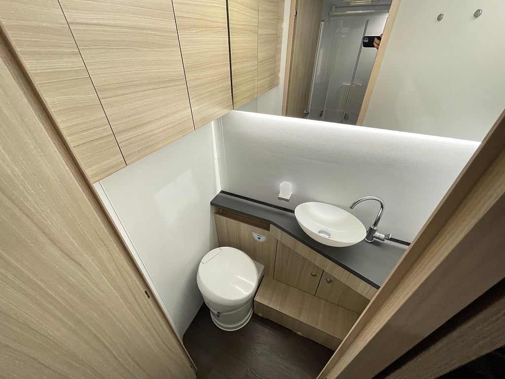 Sun Living S 75 SC / Automat / ALDE / AC-Bodel / Solcell / 5bält / Taksäng/ - Sun Living