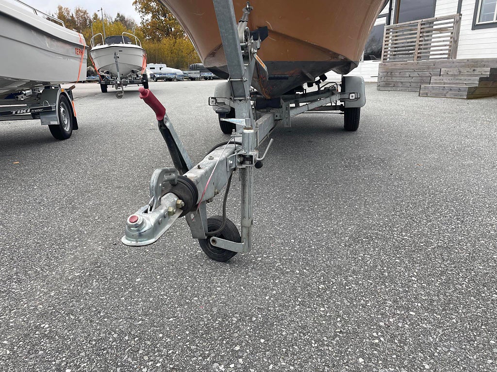 Brenderup 80 km/h bromsad båttrailer 750 kg 