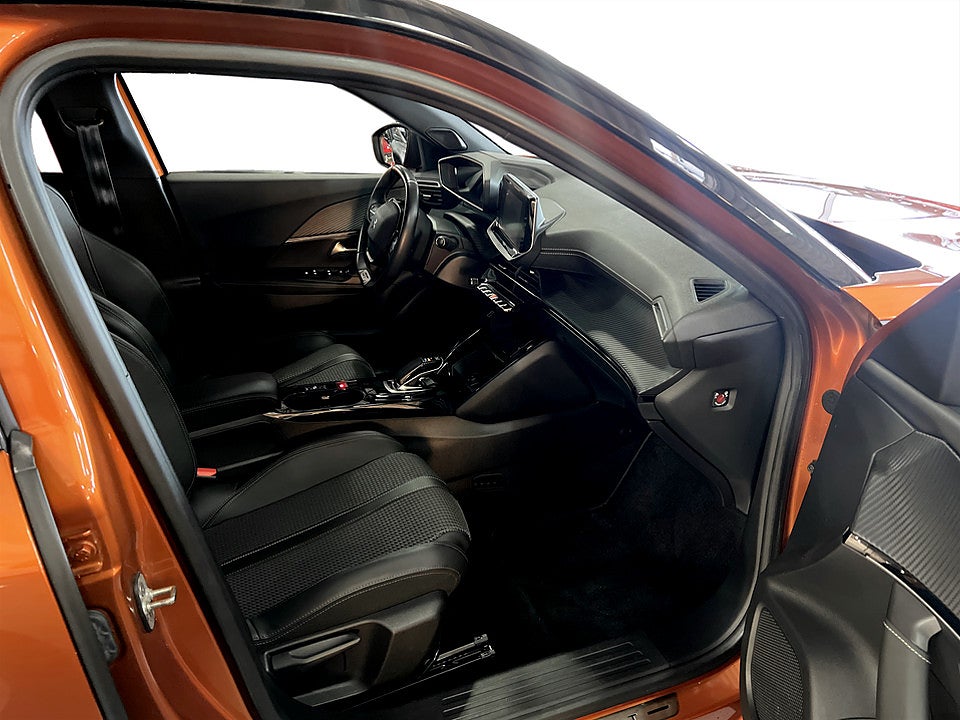 Bild på Peugeot E-2008 GT 50kWh 136hk Aut - B-KAMERA, CARPLAY