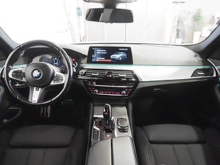 Sedan BMW 530e 12 av 19