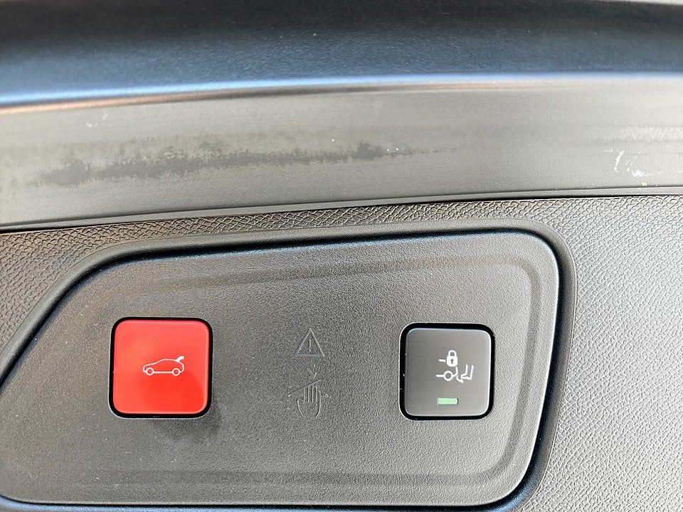 Bild på Peugeot 3008 GT Black Pack 1.2 PT 130hk Aut B-KAMERA CARPLAY