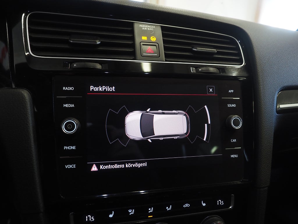 Volkswagen Golf GTI Performance 2.0 TSI 245hk Taklucka Dynaudio Cockpit 2018