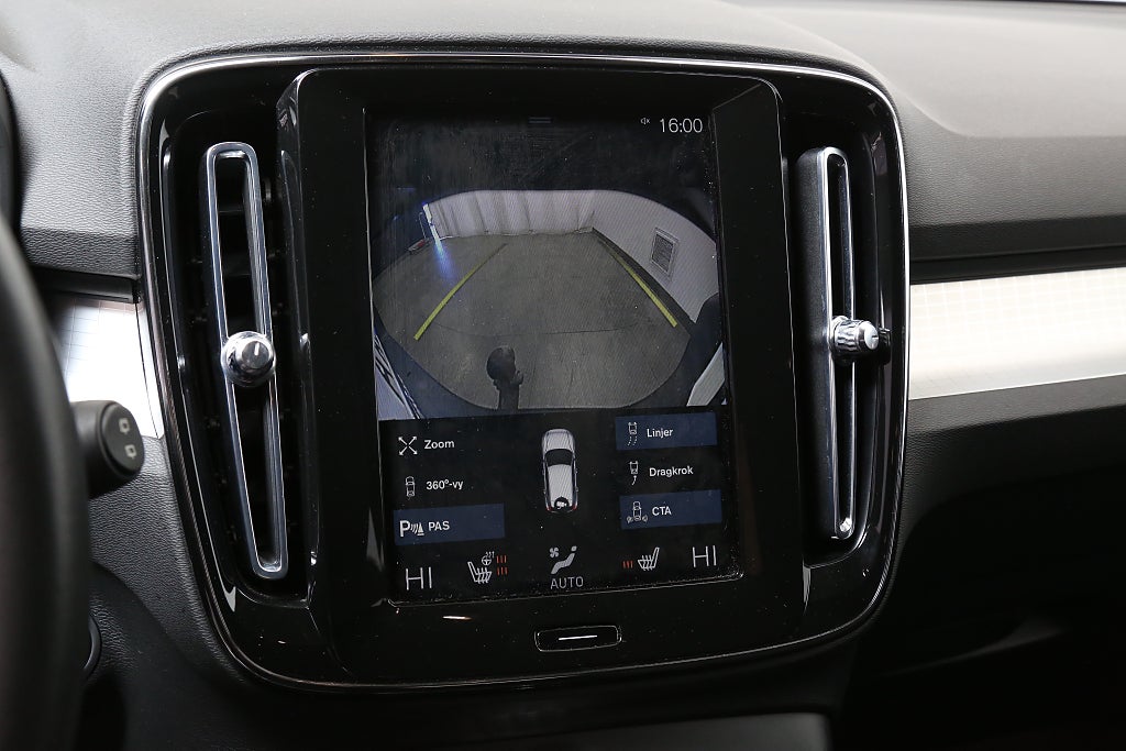 Volvo XC40 B4 Bensin 197hk Momentum Adv SE AWD 360° Drag Teknikpkt 2021