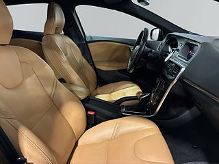 Volvo V40 Cross Country T3 Momentum Aut Värmare Kamera S&V