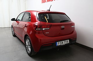 Halvkombi Kia Rio 5 av 15