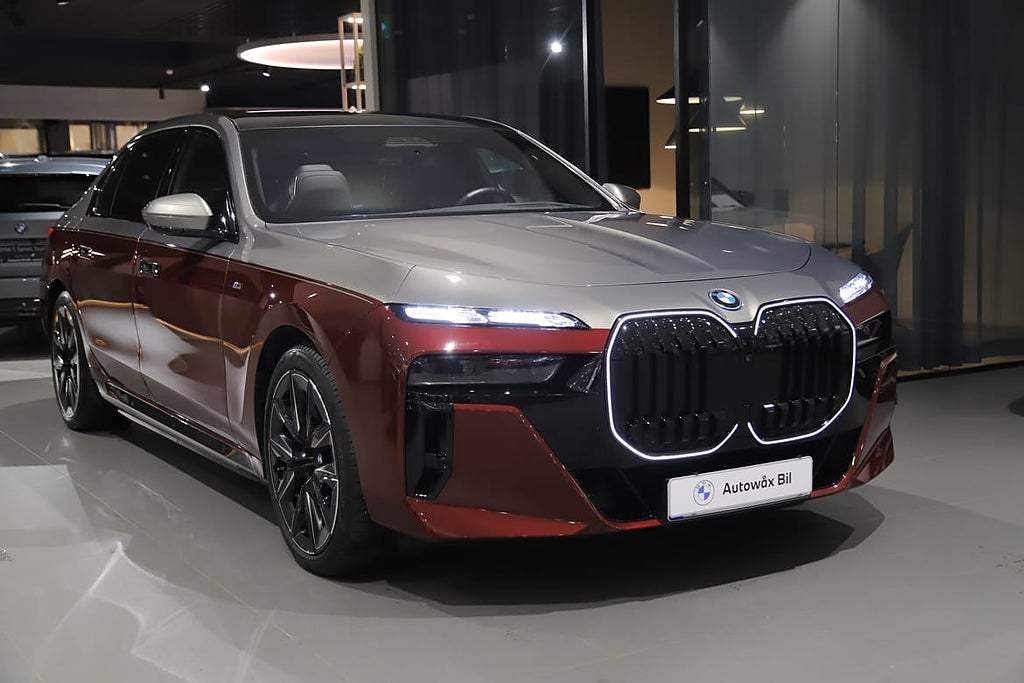 BMW i7 xDrive Executive Lounge / Individual Two-Tone / UNIK*