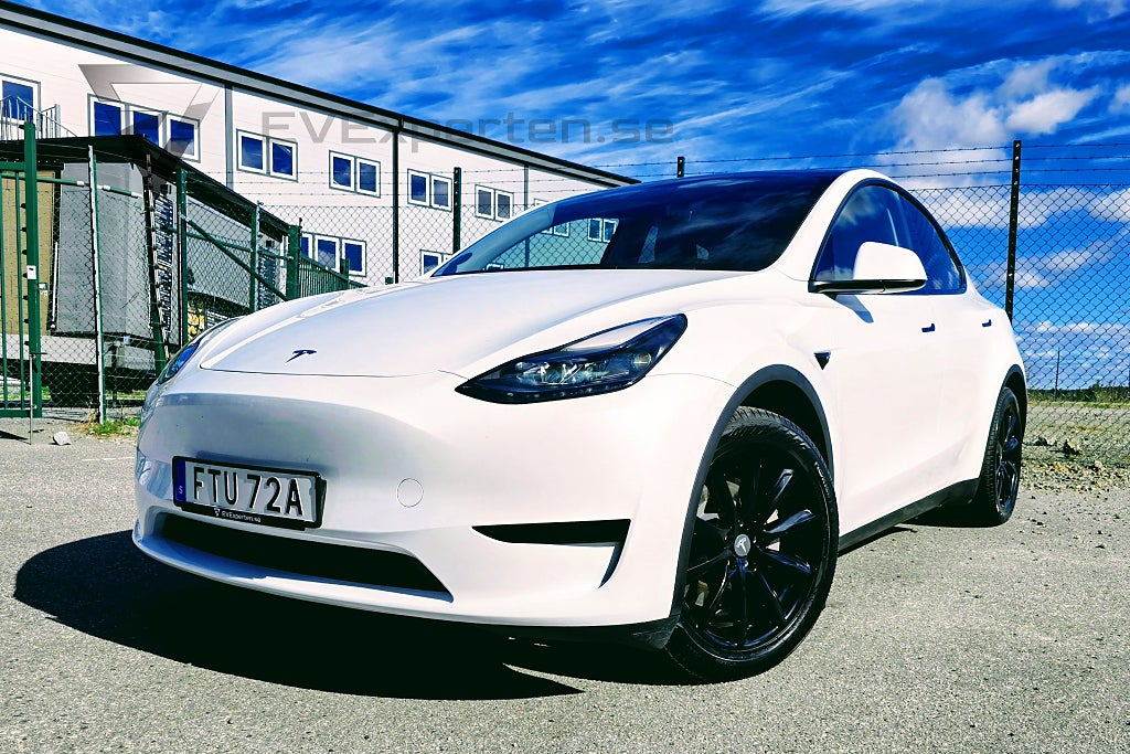 Tesla Model Y Standard Range RWD Drag Autopilot Panorama Moms REA