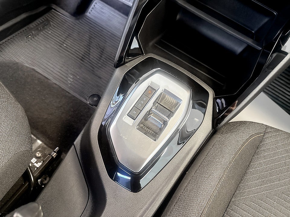 Bild på Peugeot 208 Style Hybrid 100hk Aut CARPLAY BACKSENSORER