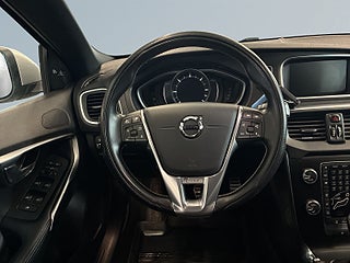 Volvo V40 D3 Geartronic R-Design VOC/S&V-Hjul/Dvärm/Navigation/BT – bild 9