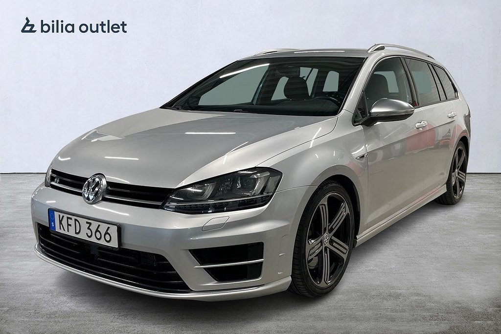 Volkswagen Golf Sportscombi R 301hk B-kam Farthåll Carplay 