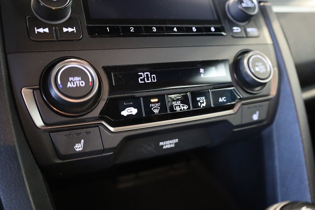 Honda Civic 1,0 i-VTEC Comfort 129HK Blåtand K-rem bytt 2017