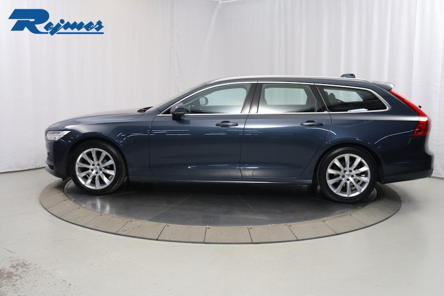 Volvo V90 D4 Momentum SE 2019, kuva 2/51