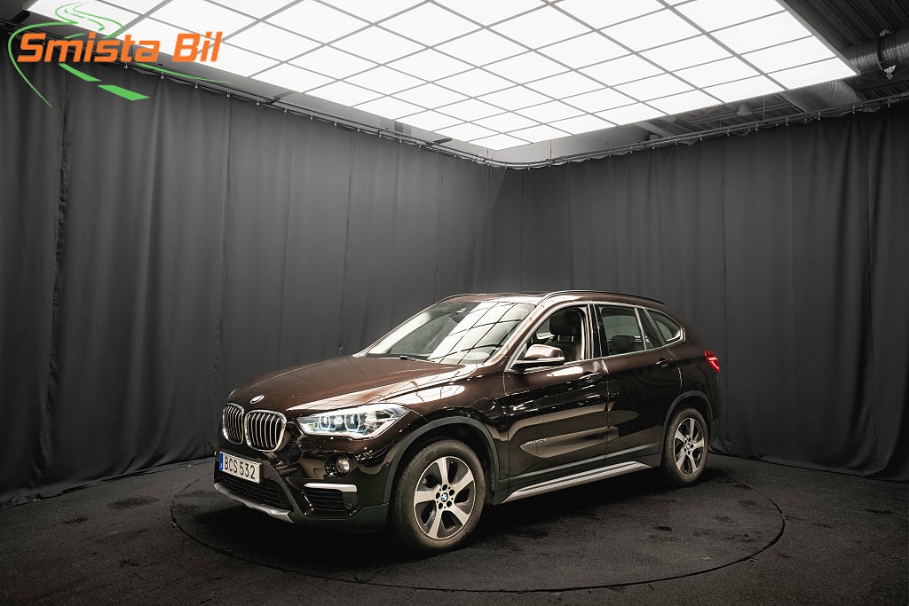 BMW X1 xDrive20d PANORAMA LÄDER DRAG KAMERA HUD 1-ÄGARE