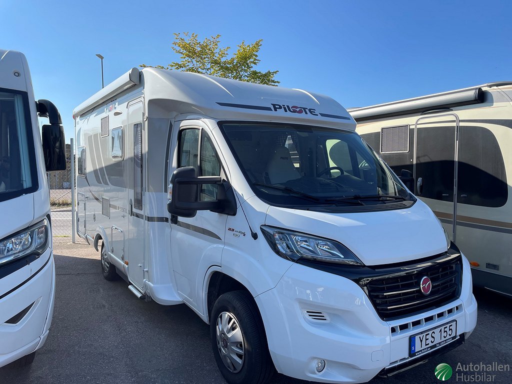 Pilote P 650 GJ - Låga långbäddar / Automat / 6,5m