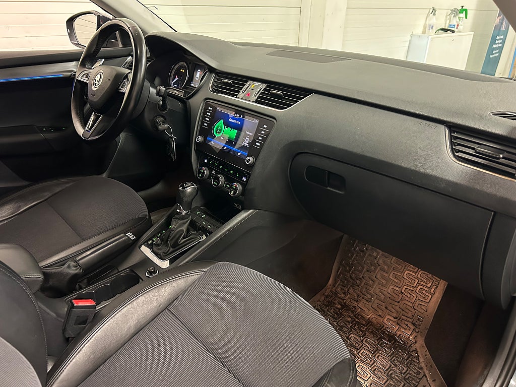 Skoda Octavia Kombi 1.5 TSI Premium Drag P-Värm Navi B-Kam 2019