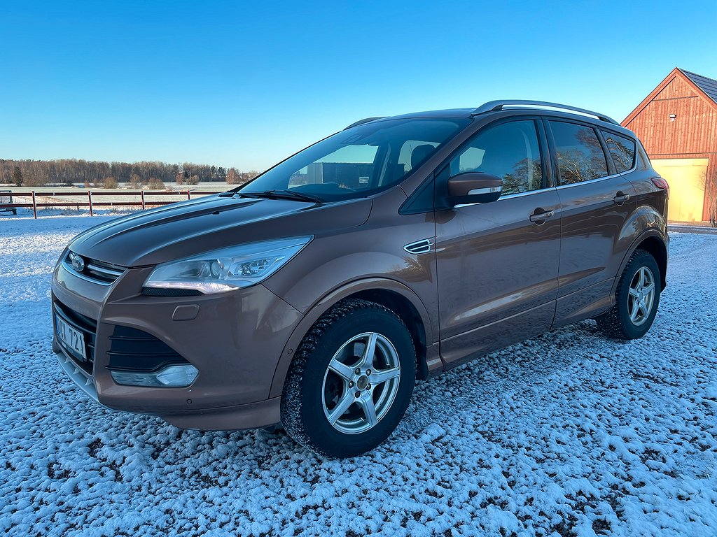 Ford Kuga 2.0 TDCi AWD Aut Titanium X Pano Drag Nybes Nyserv