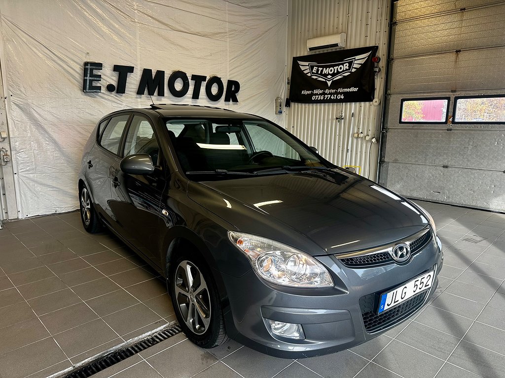 Hyundai i30 1.6 CRDi Euro 4 Nybes, Drag, Taklucka, Aux