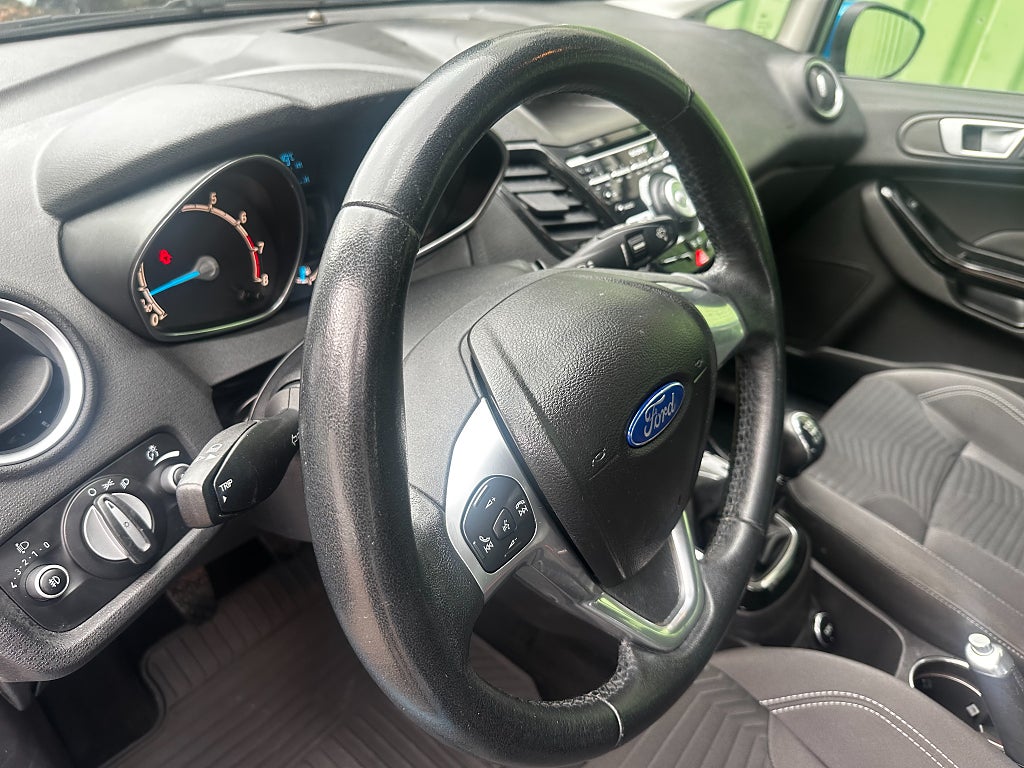 Ford Fiesta 5-dörrar 1.25 Titanium 12 MÅNADERS GARANTI