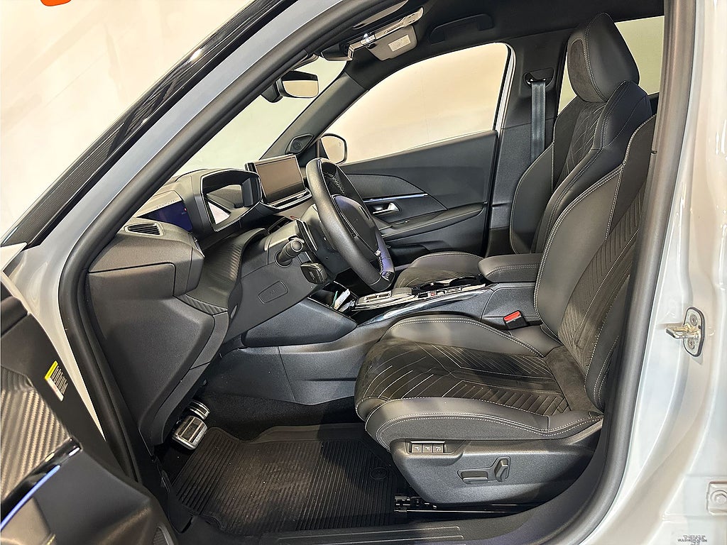 Bild på Peugeot 2008 GT 1.2 PT 130hk Aut - B-KAMERA, NAV, CARPLAY