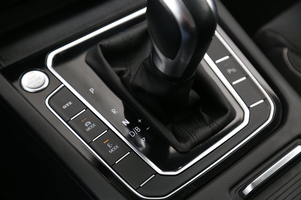 Volkswagen Passat Sportscombi GTE Plug-in 218hk DSG Motorv Extraljusramp 2021