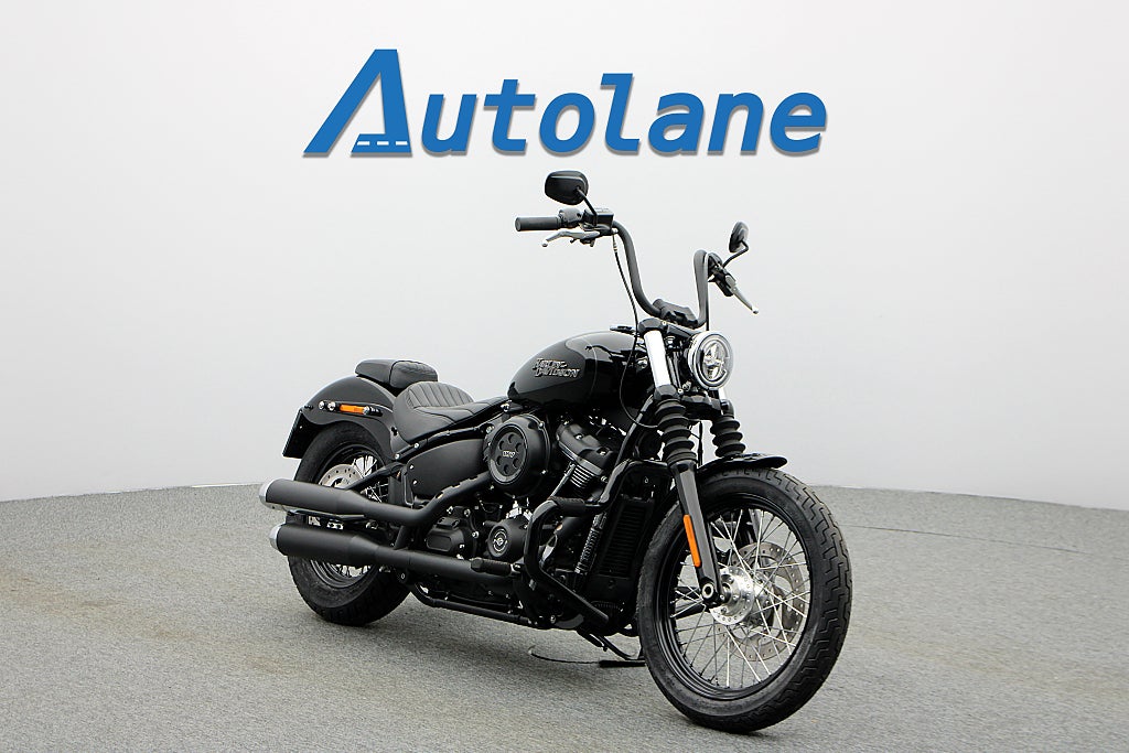 Harley-Davidson Street Bob *Nyservad, Nya däck, Reinhart system, väska 