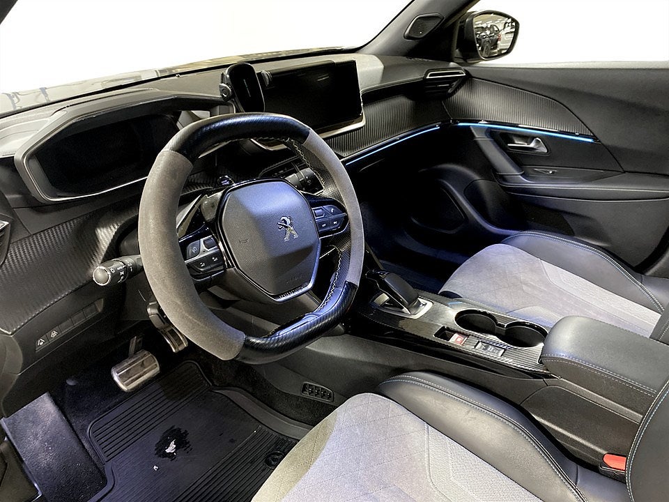 Bild på Peugeot E-2008 GT 50kWh 136hk Aut - B-KAMERA,CARPLAY,NAV