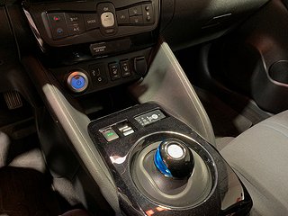 Halvkombi Nissan Leaf 16 av 23