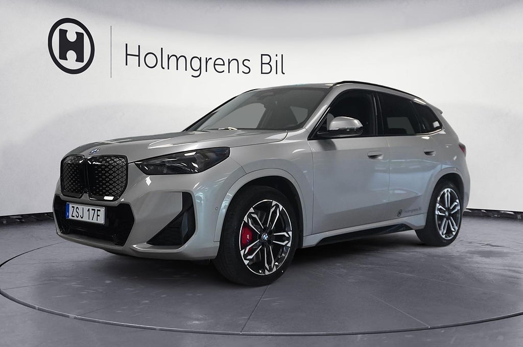 BMW iX1 xDrive30 M Sport Pro Business Ed Drag DA HUD