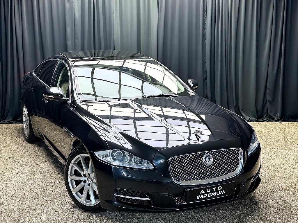 Jaguar XJ 3.0 V6 Premium Luxury Panorama Navi Läder 275hk