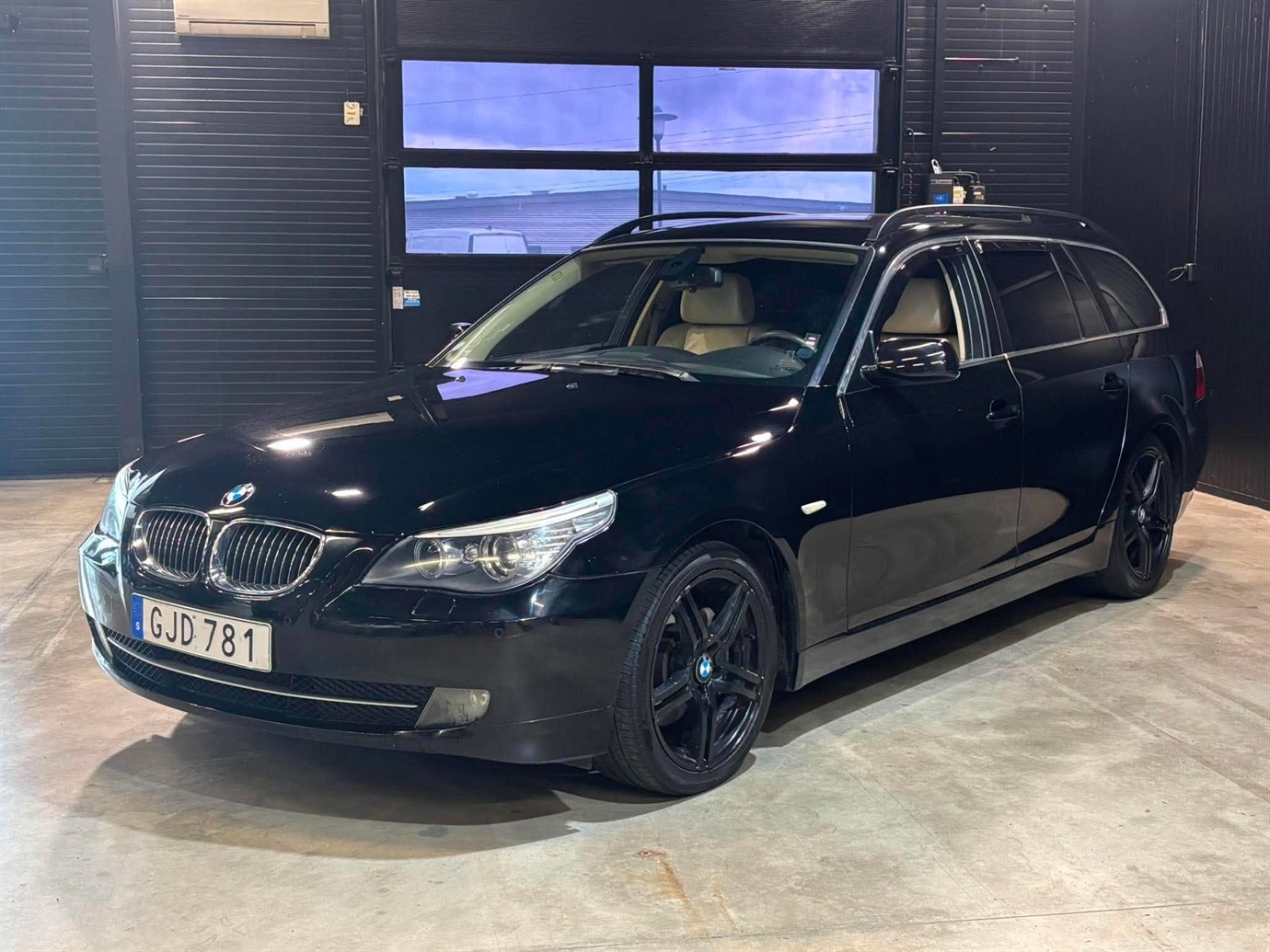 BMW 523 i Touring (190hk) Aut / SoV 2008, kuva 2/39