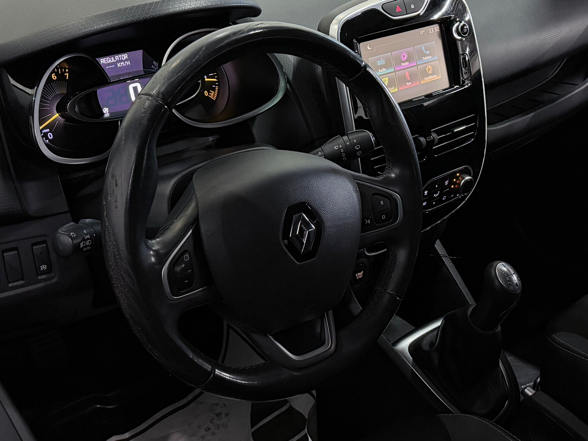 Renault Clio 0.9 TCe Euro 6 2016, bild 2/46
