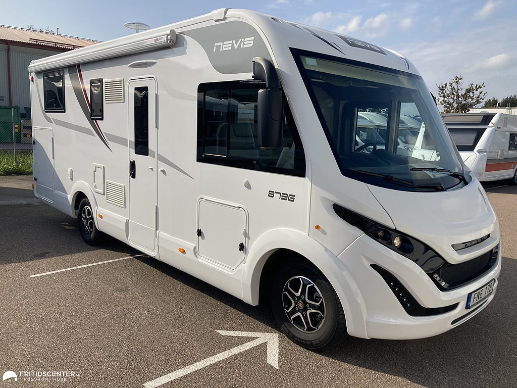 McLouis NEVIS 873 AC Bodel, Solpanel, Cykelställ.