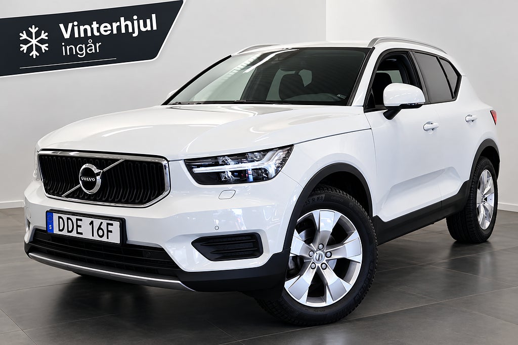 Volvo XC40 T2 Momentum / V-Hjul / Navi / VoC / Värmare / Carplay
