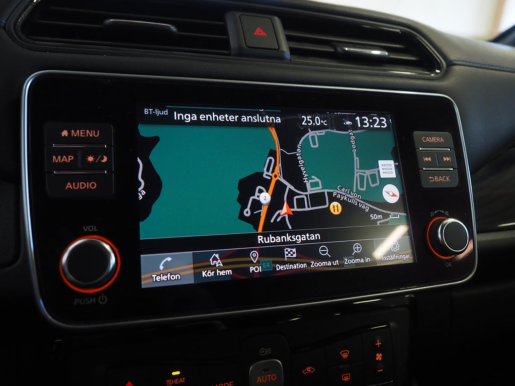 Nissan Leaf N-Connecta|40kWh|Värmepump|360 kamera