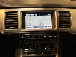 Jaguar XF 3.0 V6 AWD Taklucka Kamera GPS Meridian S/V-hjul