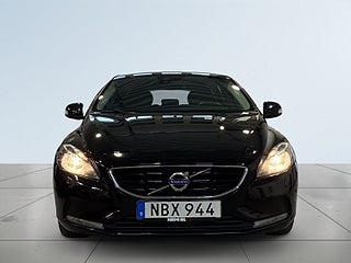 Volvo V40 T2 Drag Värmare Farthållare Fullservad ISOFIX S&V-hjul bakifrån