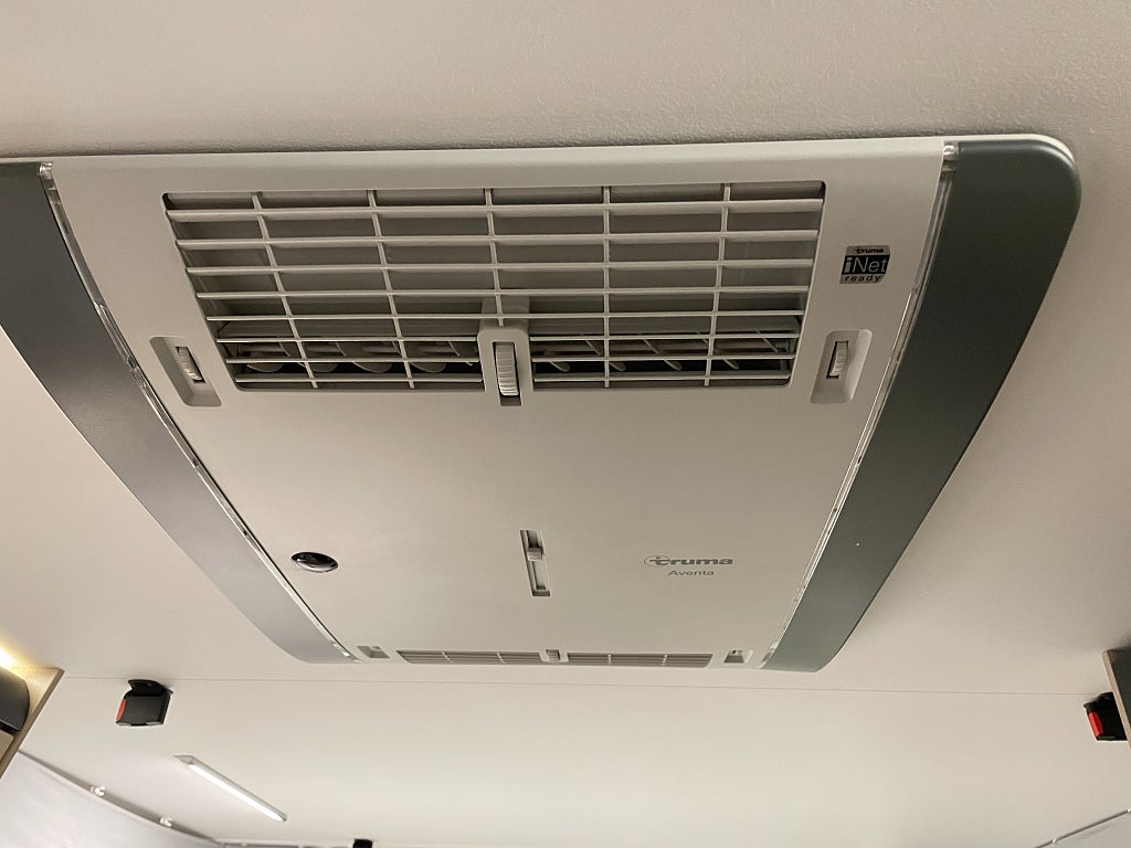 Sun Living S 75 SC / Automat / ALDE / AC-Bodel / Solcell / 5bält / Taksäng/ - Sun Living