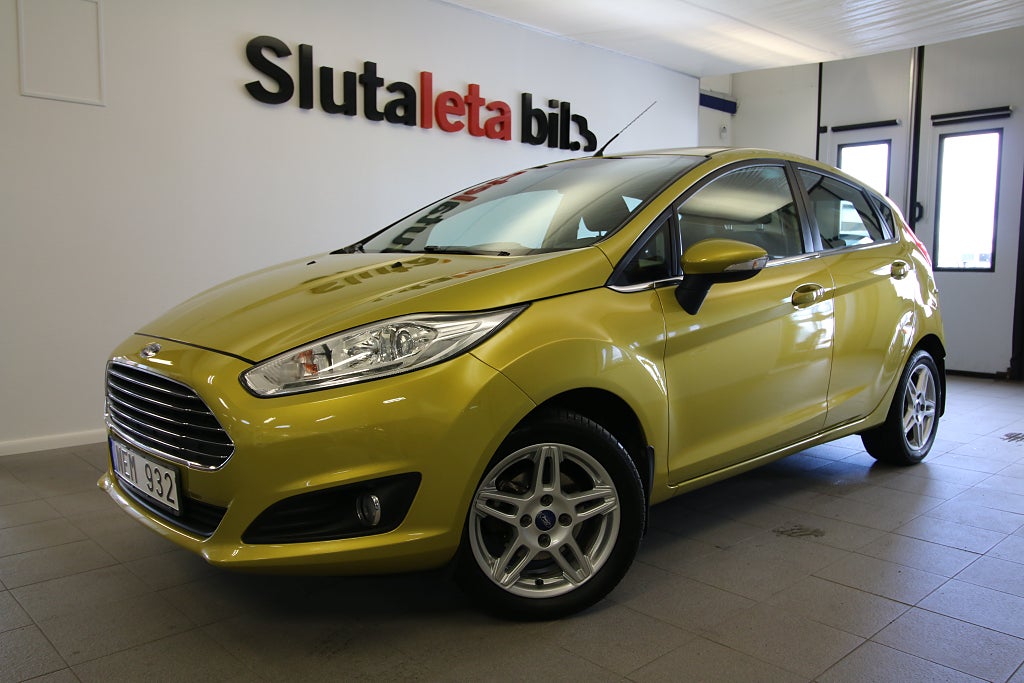 Ford Fiesta 5-dörrar 1.25 Titanium Ny Vindruta S/V Hjul