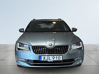 Skoda Superb Kombi 2.0 4×4 L&K Dragkrok Dvärm Canton Navi Kamera S&V – bild 2