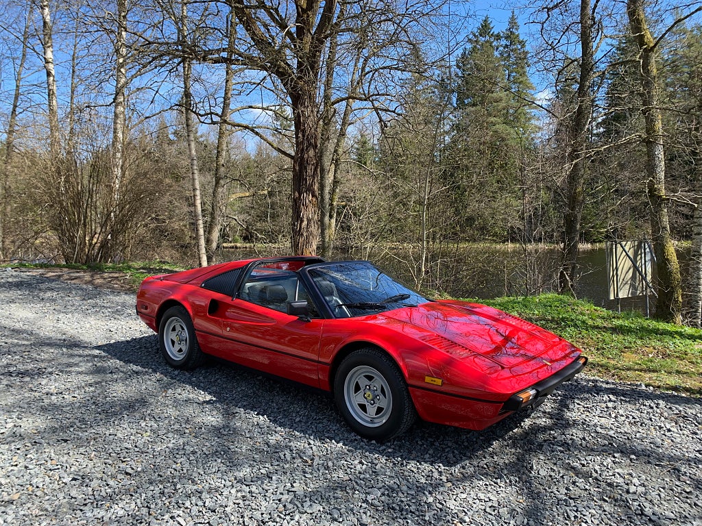 Ferrari 308 GTSi (USA) 2.9L V8 205HK