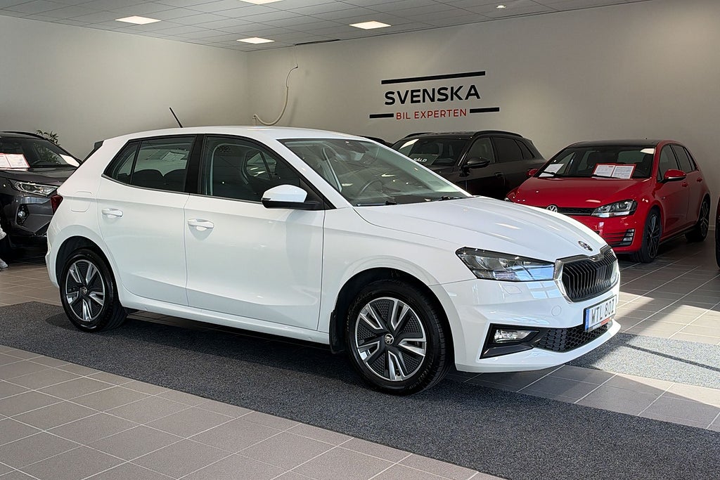 Skoda Fabia 1.0 TSI 110hk Style/Smart Link/Led/P-sensorer 