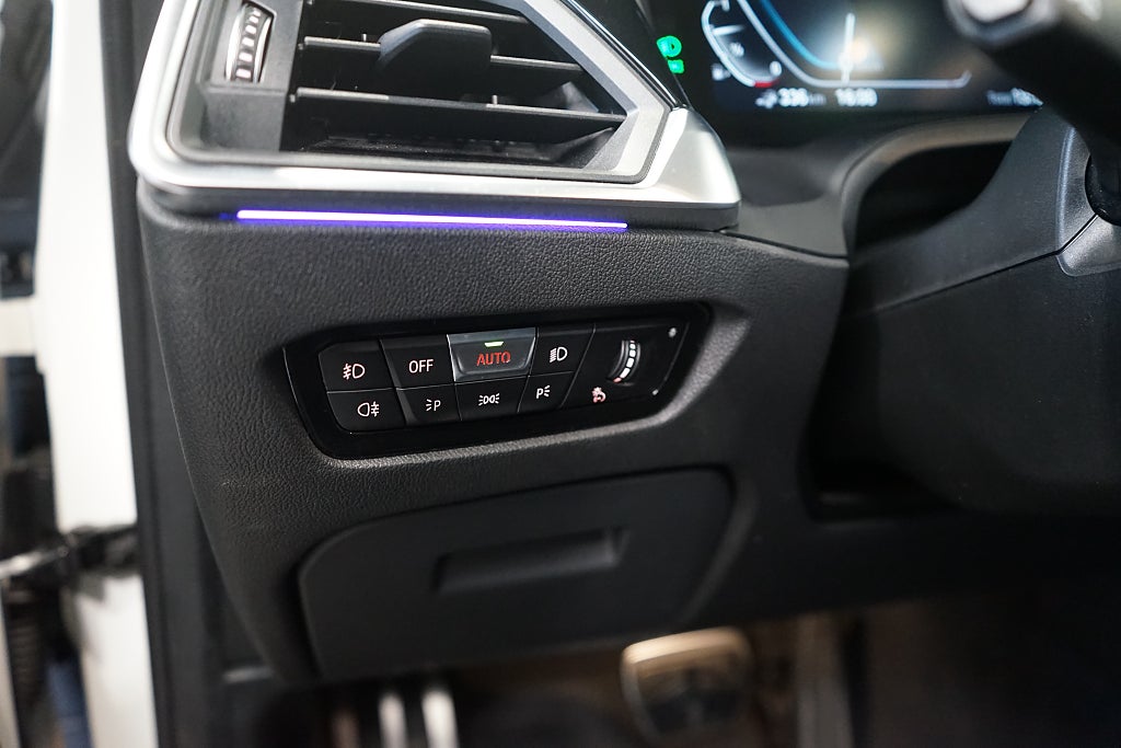 BMW 330e Touring M sport Carplay Dragkrok 292hk 4.99% ränta