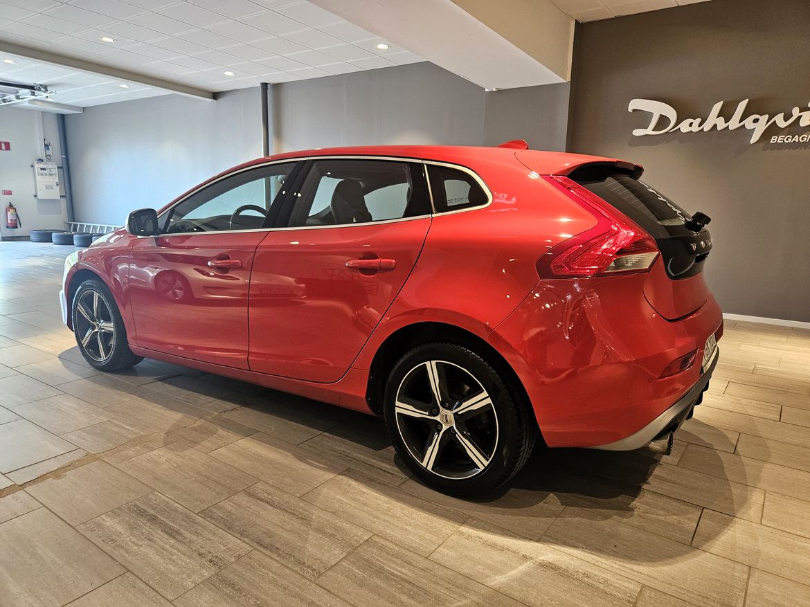 Volvo V40 T2 122hk R-design 2017, photo 6/56