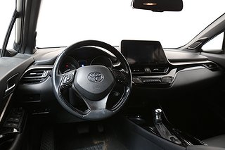 SUV Toyota C-HR 8 av 21