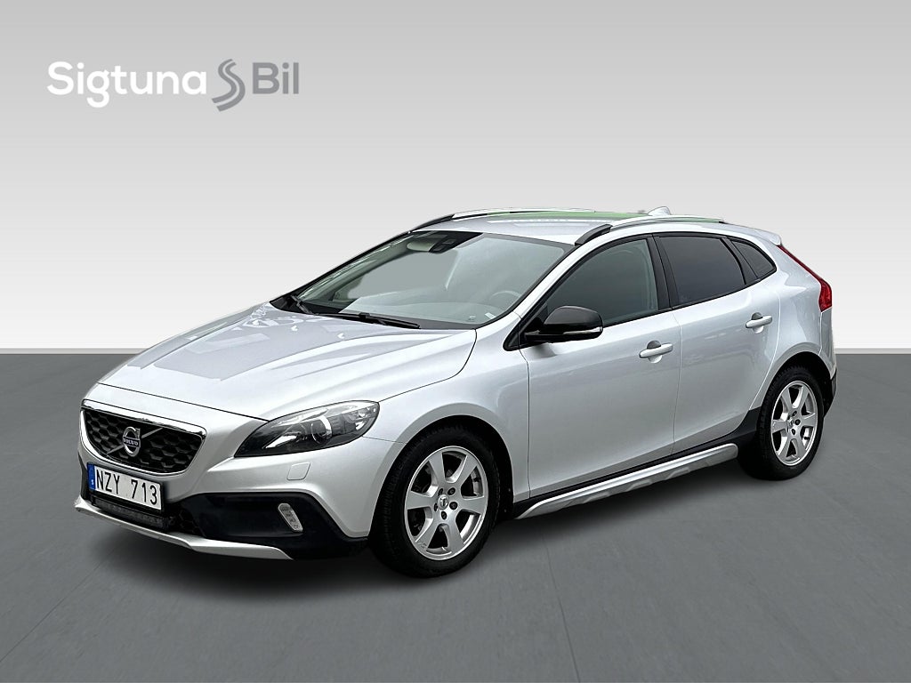 Volvo V40 Cross Country D2 Momentum P-värmare  VOC Krem bytt
