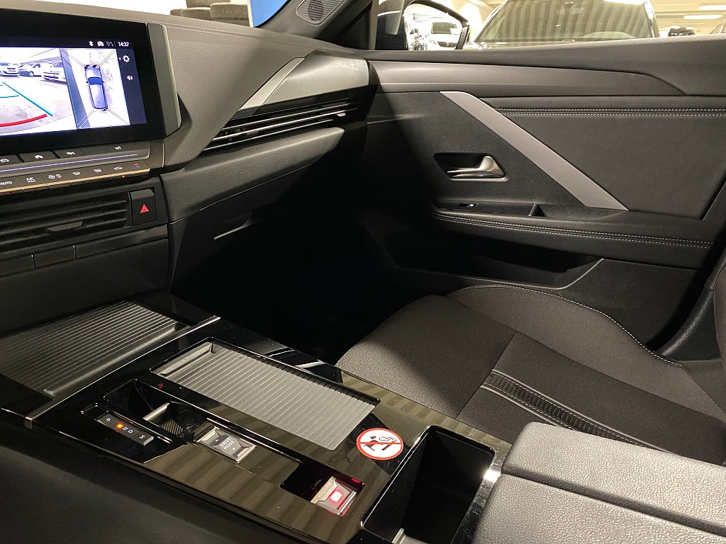 Bild på Opel Astra GS ST 1.2 Turbo 130hk AUT - BACKKAMERA, NAV