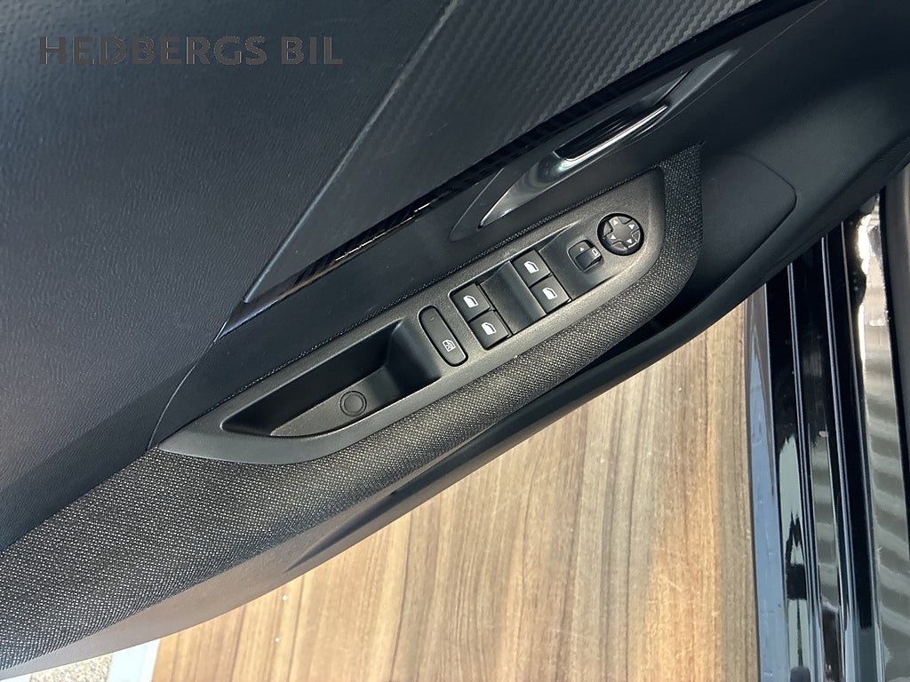 Peugeot 208 HYBRID 100HK Automat thumbnail