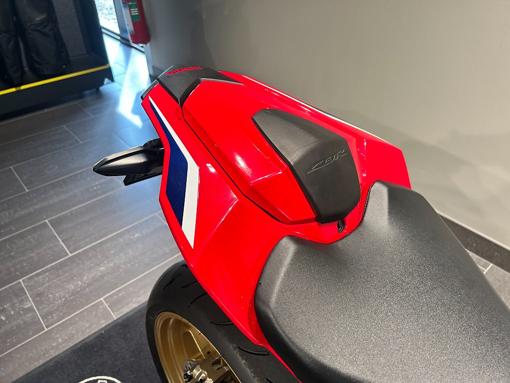 Honda CBR1000RR SP1 /3,45%/860mil/Yoshimura/Quickshifter