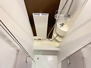 Husbil-integrerad Adria Sonic Supreme 710 SL 20 av 37